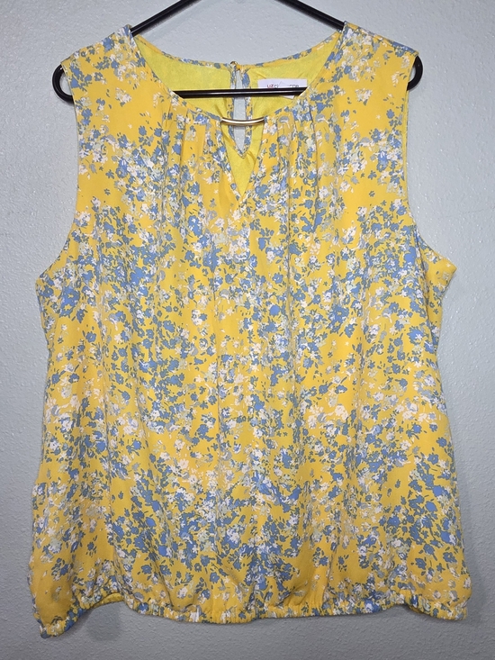 Liz Claiborne Tops - Liz Claiborne-Yellow Floral Sleeveless Blouse with Gold Ring Detail – Size XL